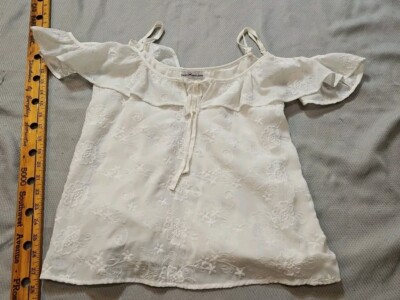 Dainty Hooligan Shirt Womens Small White Cold Shoulder Floral Embroidered Top
