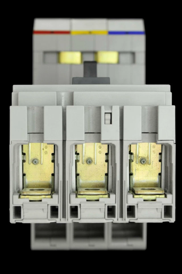 MERLIN GERIN 40 AMP 25kA TRIPLE POLE MCCB NS100N MGP0403 - Image 4 of 4