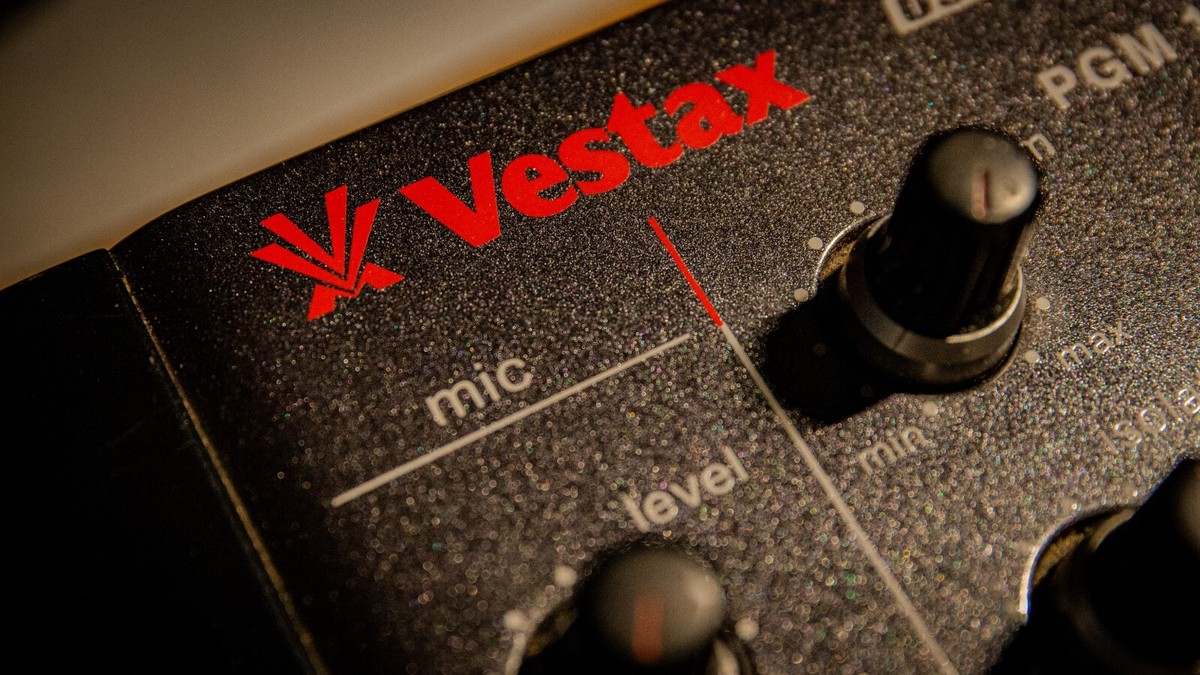 Vestax VMC-002XLu Vintage Mixer Mixing Controller Music