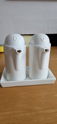 MAXWELL & WILLIAMS Weiß Porzellan Deckel Öl Essig Tisch gegossen mit Tablett Neu