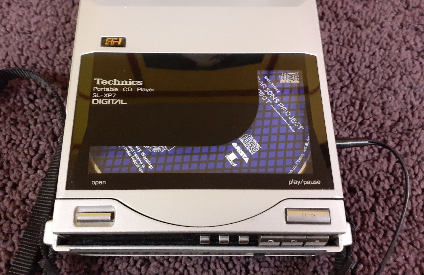 TECHNICS SL-XP7 PORTABLE CD PLAYER