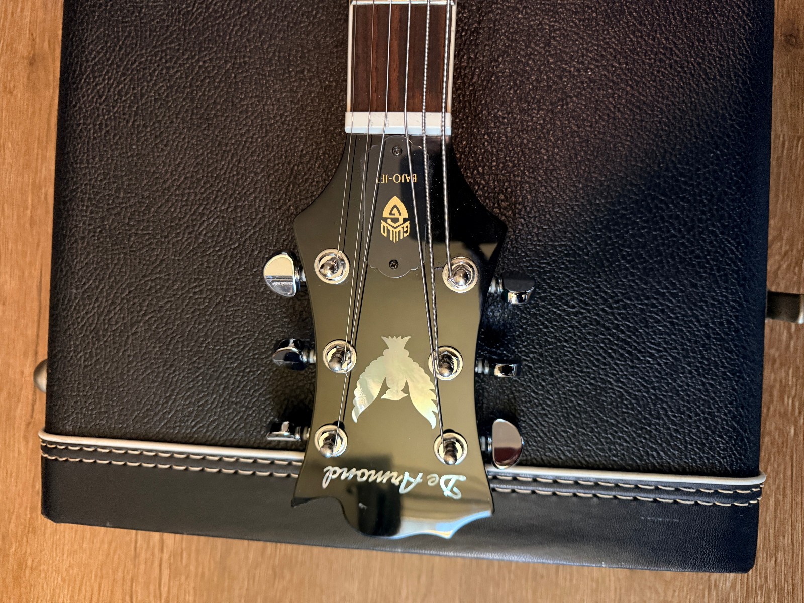 DeArmond "Bajo Jet" Baritone / Bass VI Guitar Thunderbird S200 by Guild