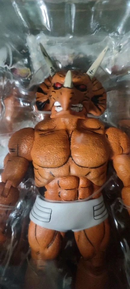 Figura NECA Eastman & Laird TMNT TRICERATON GLADIATOR NUEVA EN CAJA Foto 3 de 4