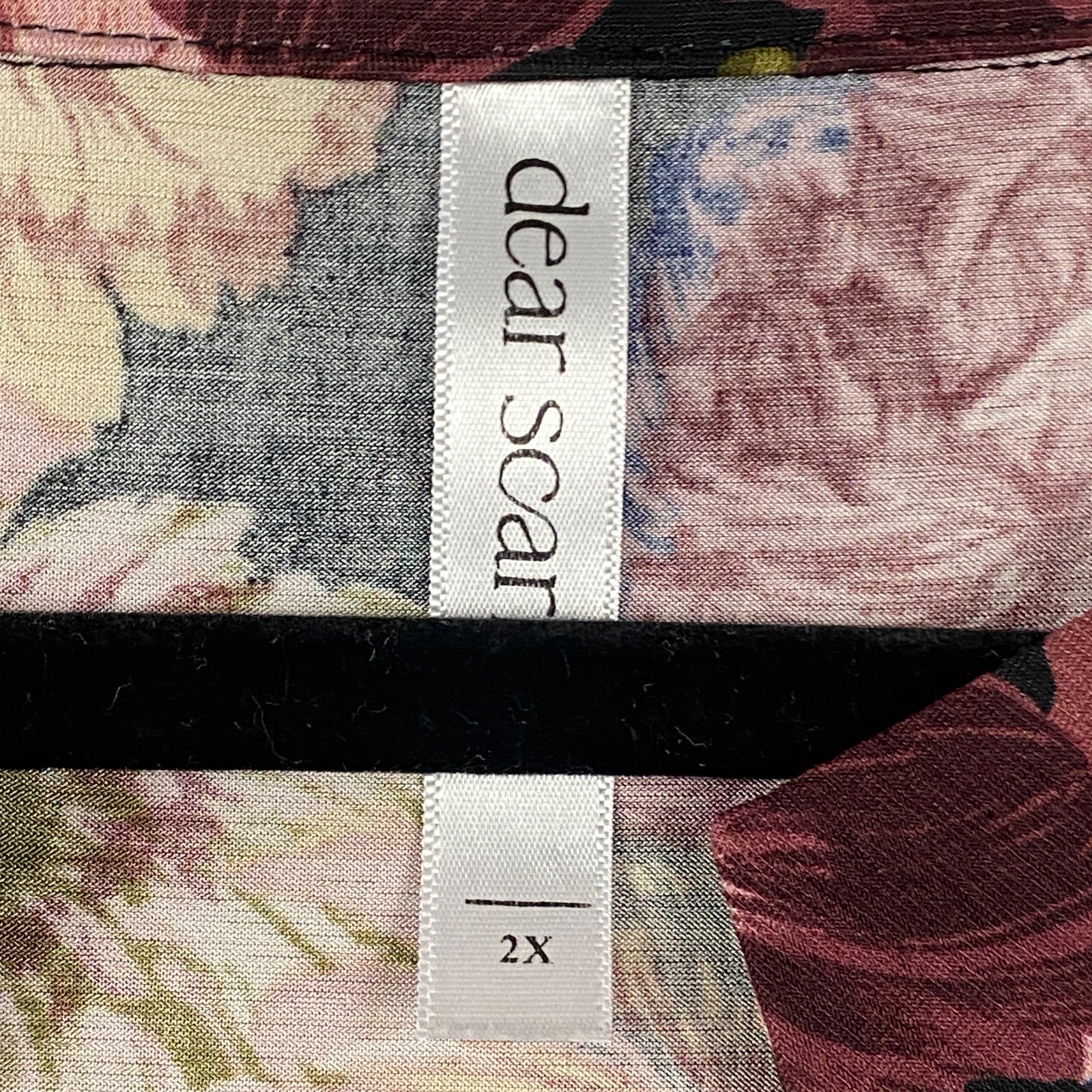 Dear Scarlett Lizzy Blouse Size 2X Tunic Stretch Split Neck Floral Multicolor