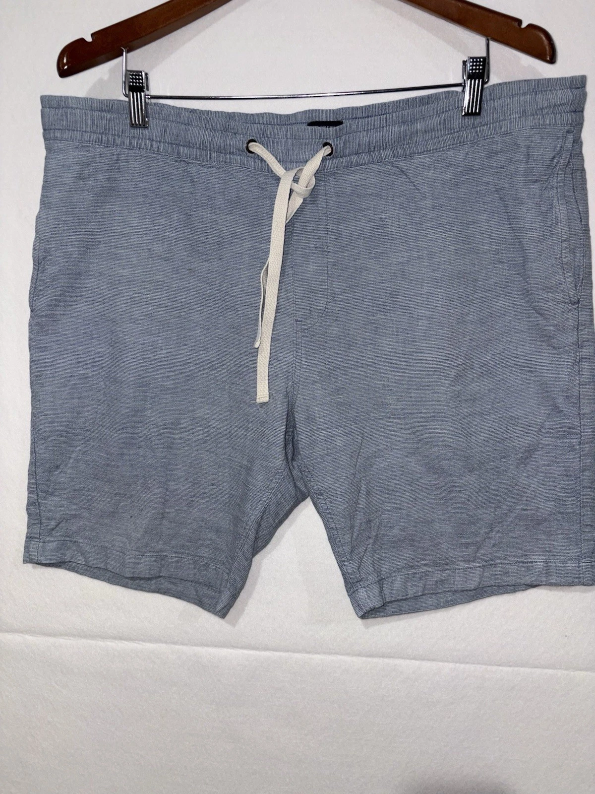 J.Crew Stadium Shorts Men’s XL Blue White Stripe Linen Cotton Drawstring