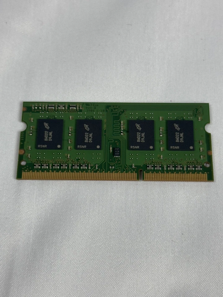 Micron MT8JSF12864HZ-1G1F1 1GB 204Pin Unbuffered SO-DIMM Non-ECC DDR3 1066MHz - Image 2 of 2
