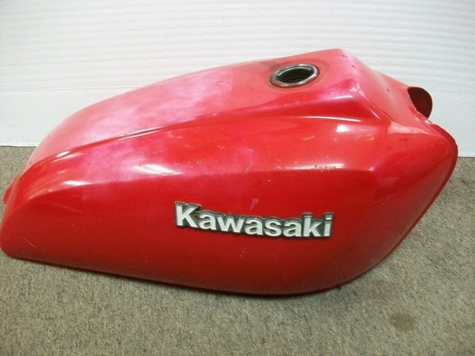 Nice! Clean 1978 1979 Kawasaki KZ400B Gas Tank Fuel Tank KZ 400 B KZ400 Foto 2 de 4