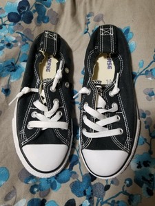 kids black chuck taylors