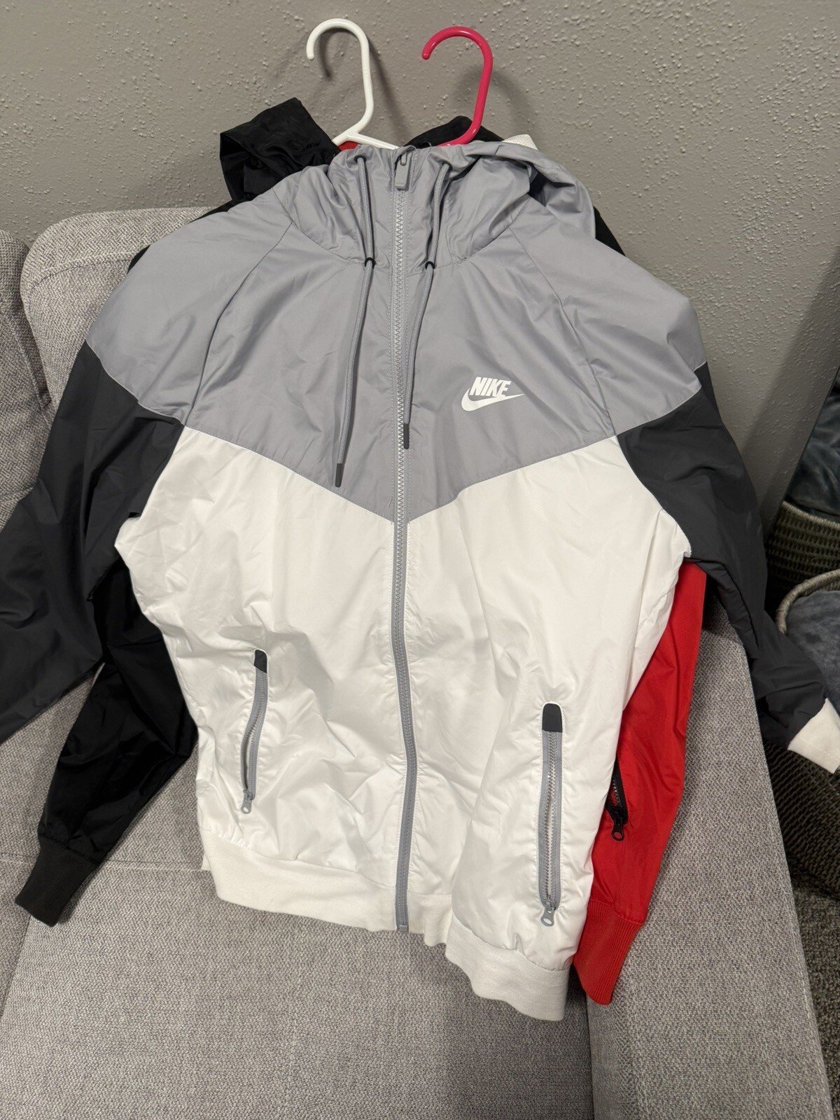 nike windbreaker jacket men Small