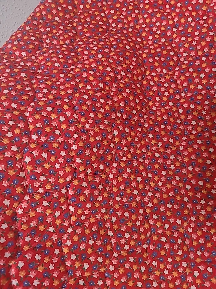 Vintage 70's New Pre-Quilted Cotton Calico Fabric Red Floral 43" W X 109" L Read - Image 4 of 4