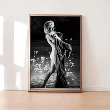 Vintage Marilyn Monroe Photo Wall Art, Retro Fashion Icon Decor Poster
