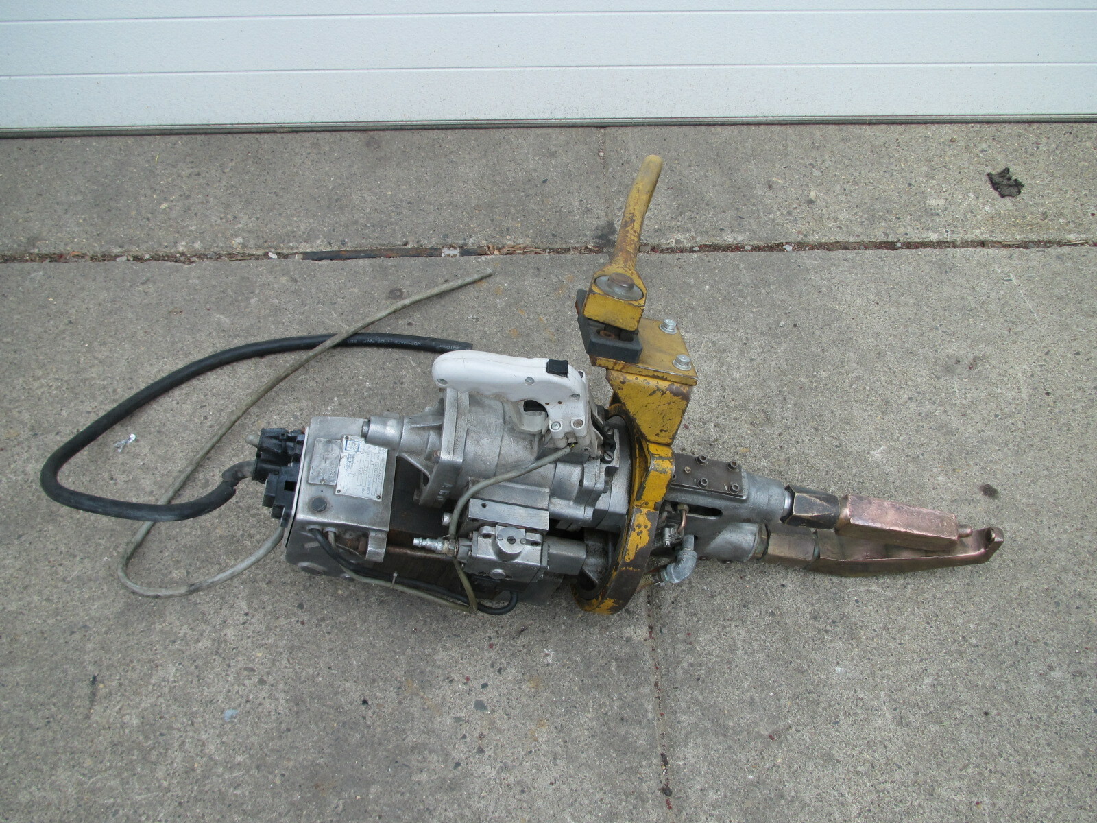 Picture 4 of 9