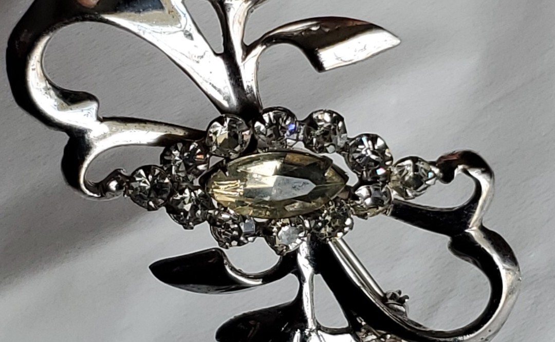 Vintage Sterling Silver Brooch Pin Crystal Rhinestone Flower Spray 3