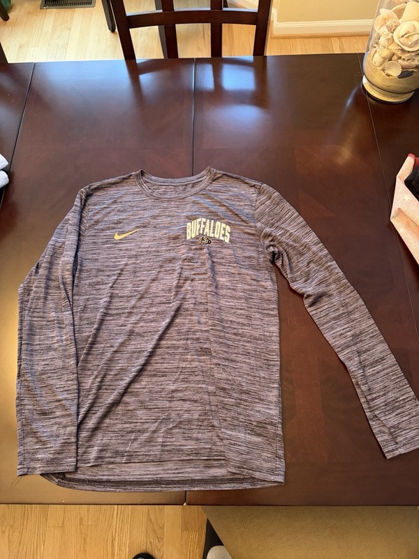 Nike Dri-FIT Colorado Buffaloes Men’s M Long Sleeve Crew Neck Poly Logo Shirt