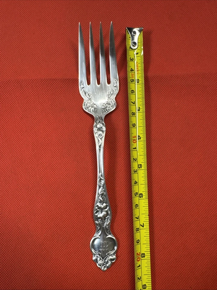 Tenedor para servir carne vintage de plata esterlina R. Wallace And Sons ETON Foto 2 de 4