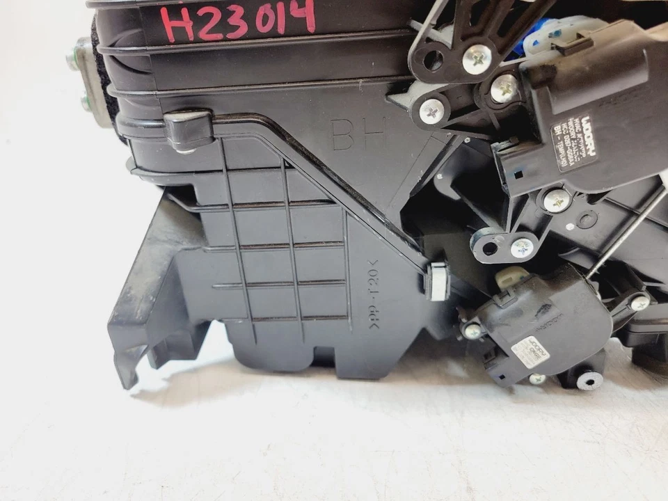 2009 2010 2011 HYUNDAI GENESIS 3.8L 4.6L CONJUNTO DE NÚCLEO DE AQUECEDOR AC FABRICANTE DE EQUIPAMENTO ORIGINAL 97150-3M500 - Imagem 4 de 4