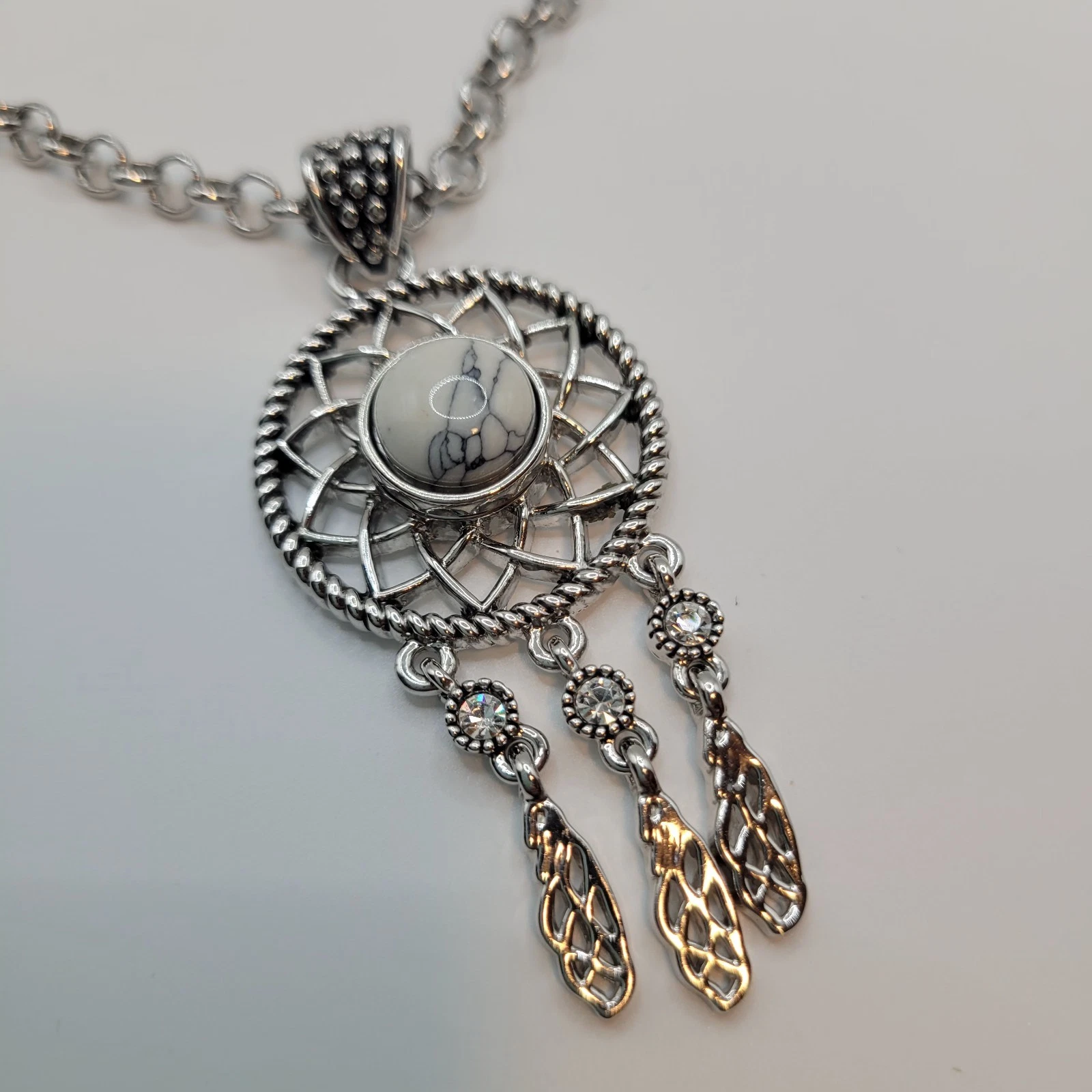 OFF WHITE Ciondolo acchiappasogni tono argento su catena finta pietra bianca sporca