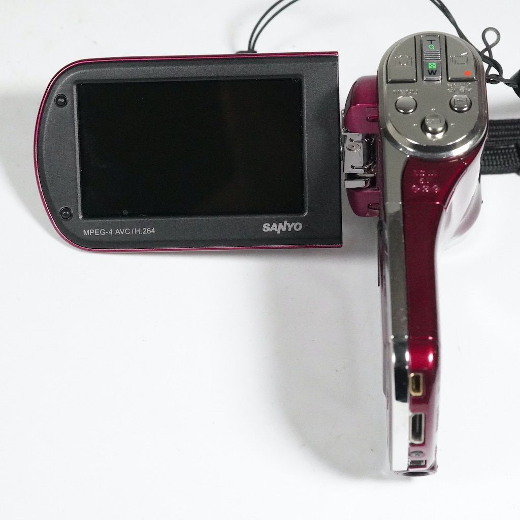 SANYO Xacti DMX-CG110 Wine Red 14.3 MP Digital Movie Camera w