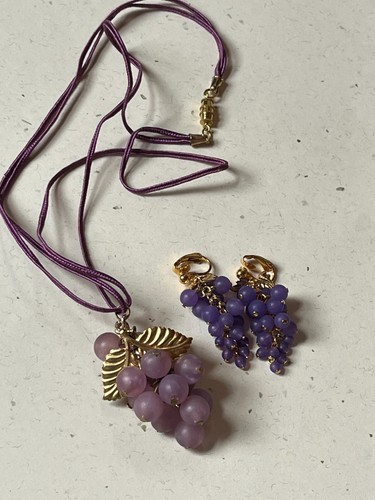 Vintage Demi Purple Cord w Lavender Plastic Beads Grape Cluster Pendant Necklace - Picture 1 of 10