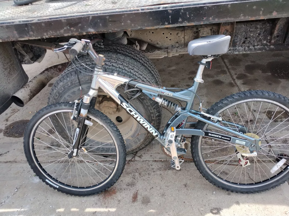 Schwinn Shimano equipped aluminum Bike have no use for it