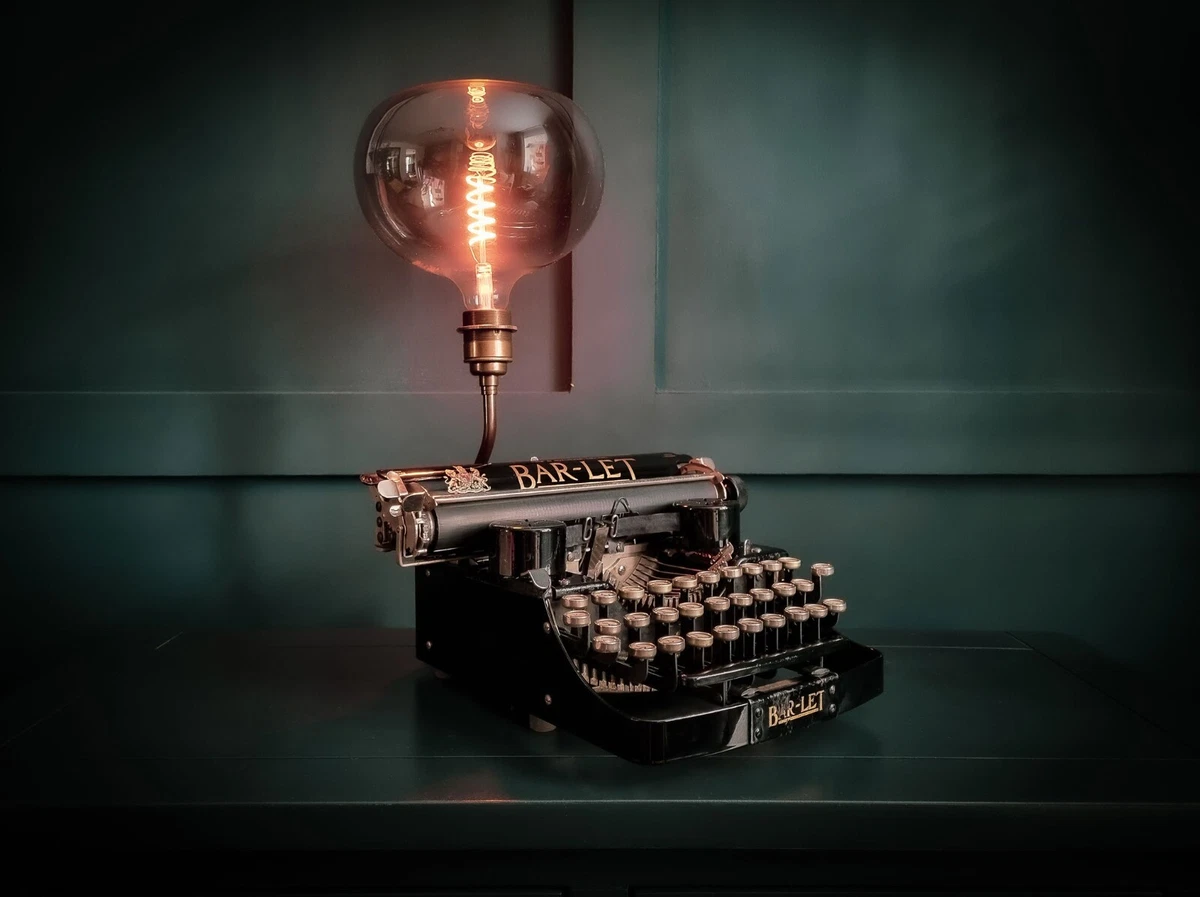 Accountant desk lamp outlet