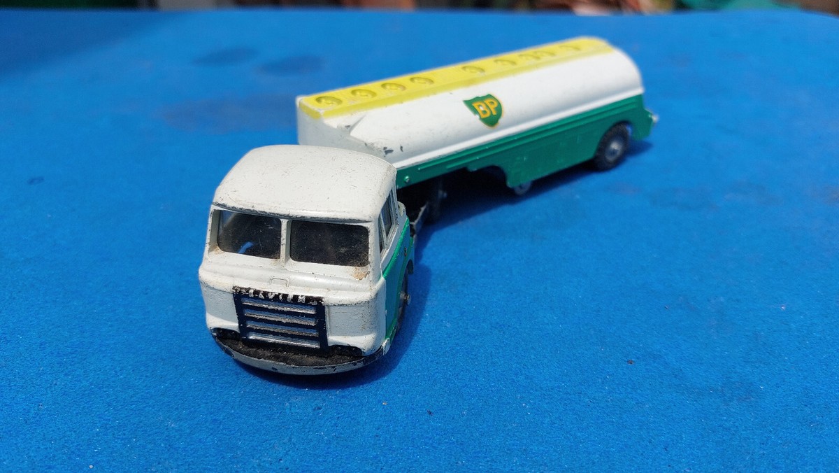 Miniature Camion Citerne SOMUA – Échelle 1:50 – Marque CIJ (occasion)