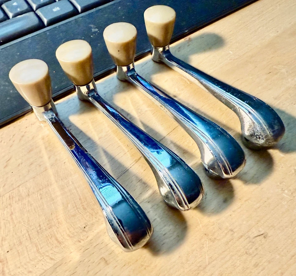 Manivela de ventana Willys Graham de la década de 1930 castaño rojizo 35 36 37 circa 30 ¿resto varilla??? Foto 4 de 4