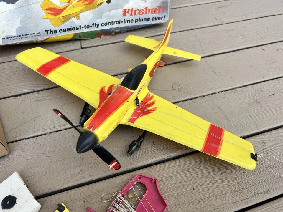 Vtg 1970s Cox Electro Charger Airplane Fireball Rechargeable Parts Box Plane - Image 2 of 4