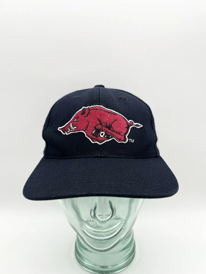 De colección Años 90 Arkansas Razorbacks Sombrero Deportes Especialidades Script Logo Snapback Gorra Foto 2 de 4