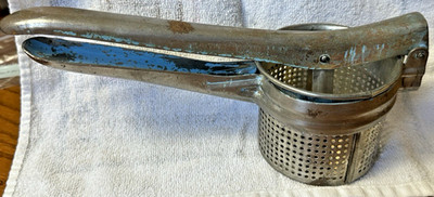 Vintage Antique Silver & Co. NY Ricer/Masher/Strainer Metal Handle W/Press.