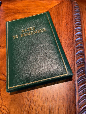DATES TO REMEMBER: Birthday Book - A Record Keeper with poet quotations/day