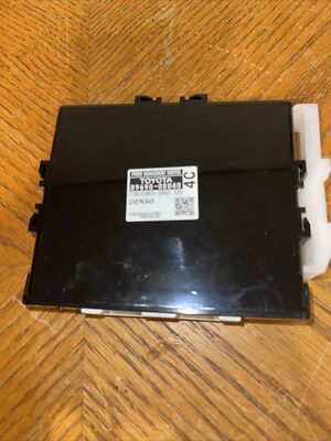 11 - 19 Sienna Instrument Panel Power Management Control Module Computer