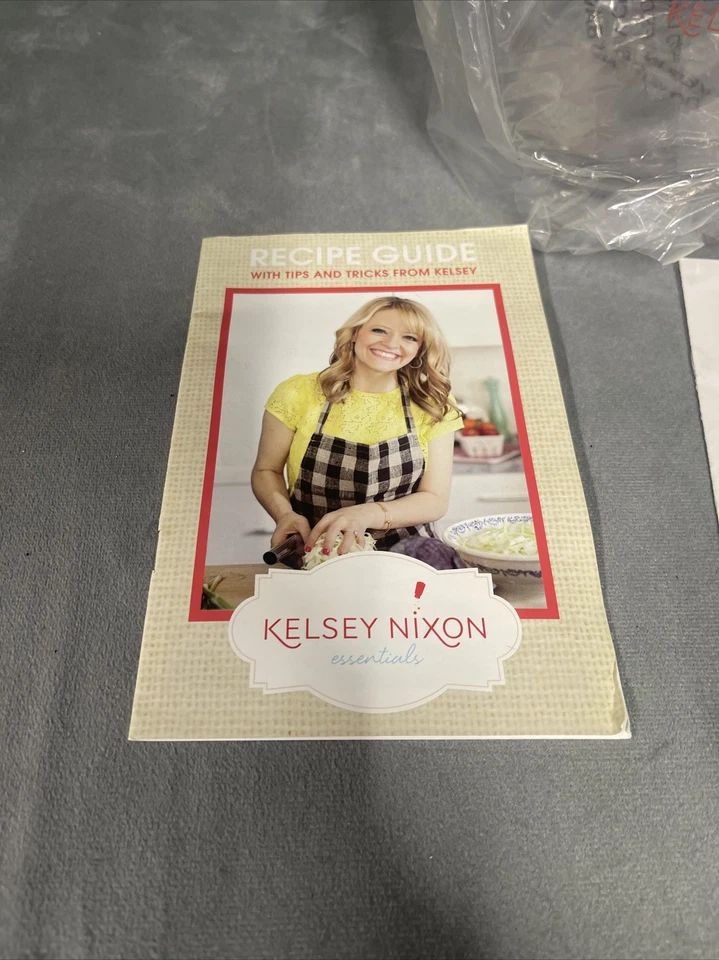 Kelsey Nixon Essentials Microondas Palomitas Popper Rojo Recetas Folleto Nuevo En Caja Foto 4 de 4