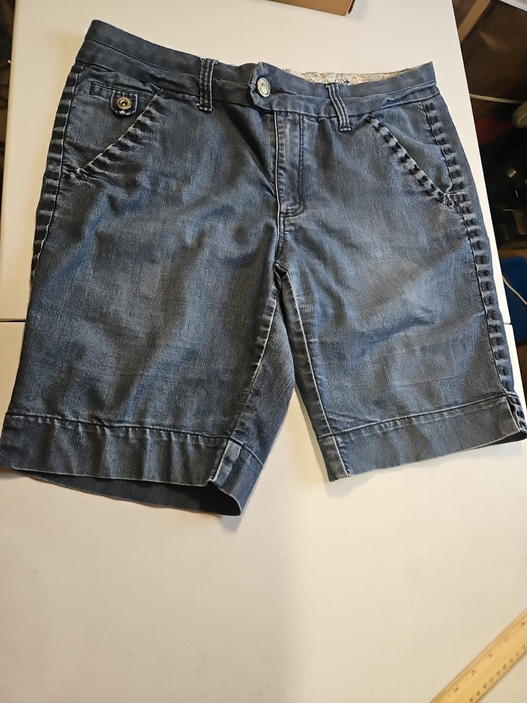 One One Jean Shorts Whip Stitch 14 Floral Buttons Stretch