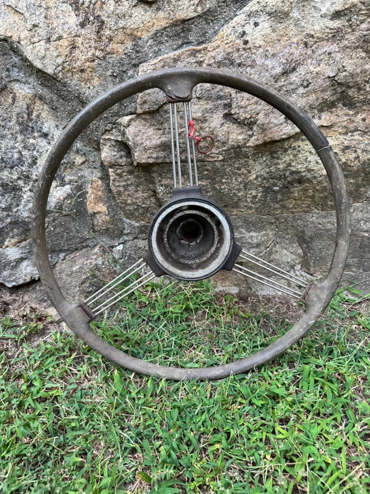 TRIUMPH TR2 TR3 TR3A STEERING WHEEL #2 - Image 3 of 4