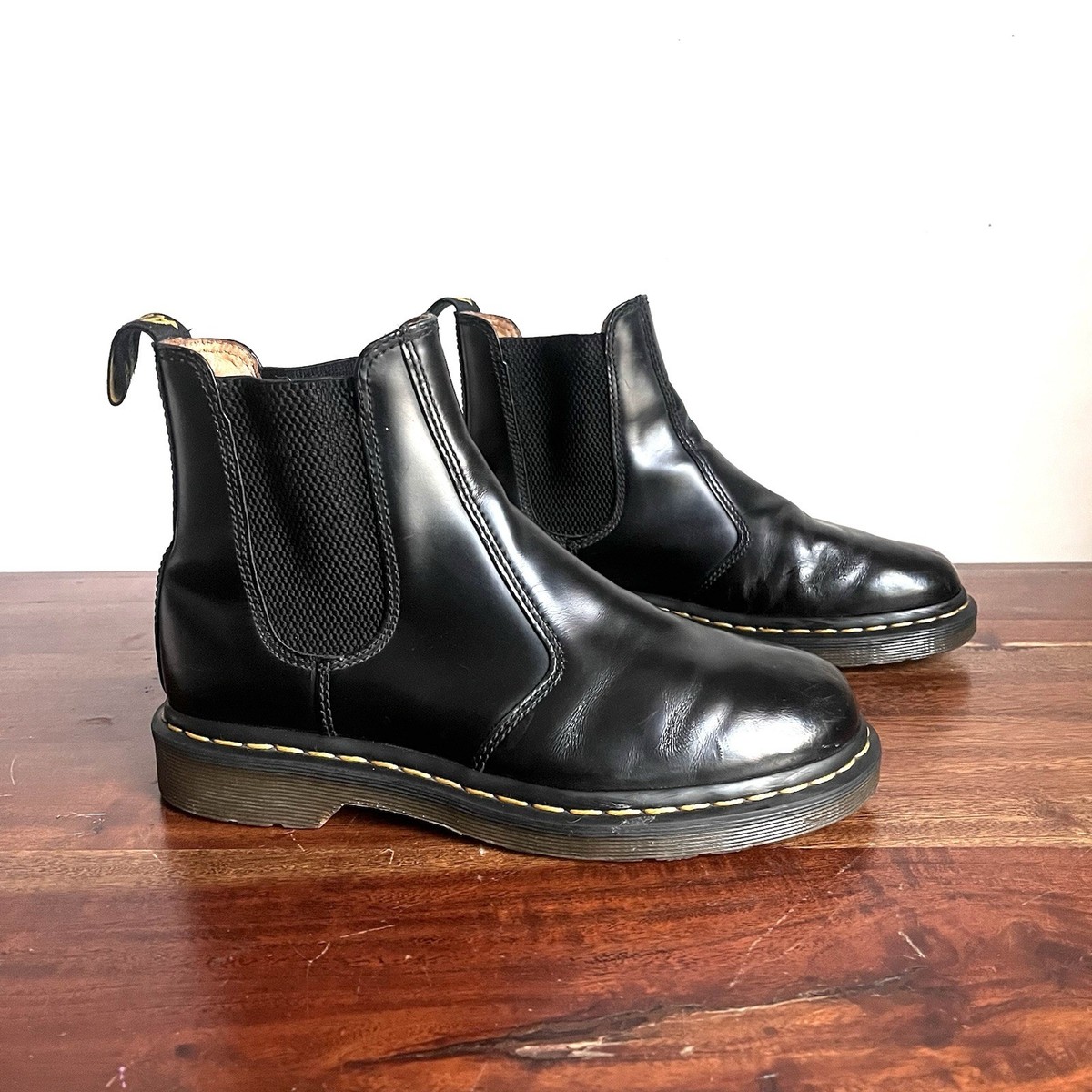 Dr. Martens 2976 Chelsea Boot Black Smooth Leather Men Size 7 US