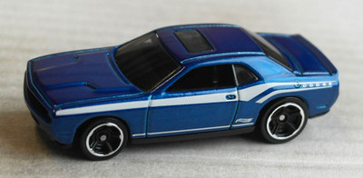 Hot Wheels 2008 Dodge Challenger SRT8 blaumetallic Multipack Exclusive HW Car 08