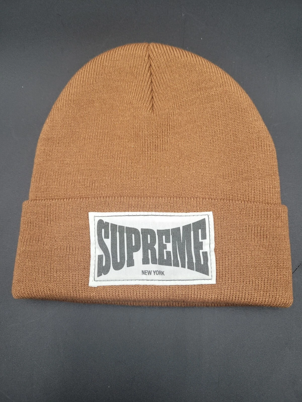 Bonnet étiquette tissée suprême rouille FW20 neuf