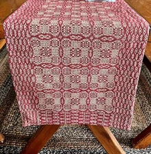 New Primitive Colonial TAN RED COVERLET TABLE RUNNER Woven Topper 32" L