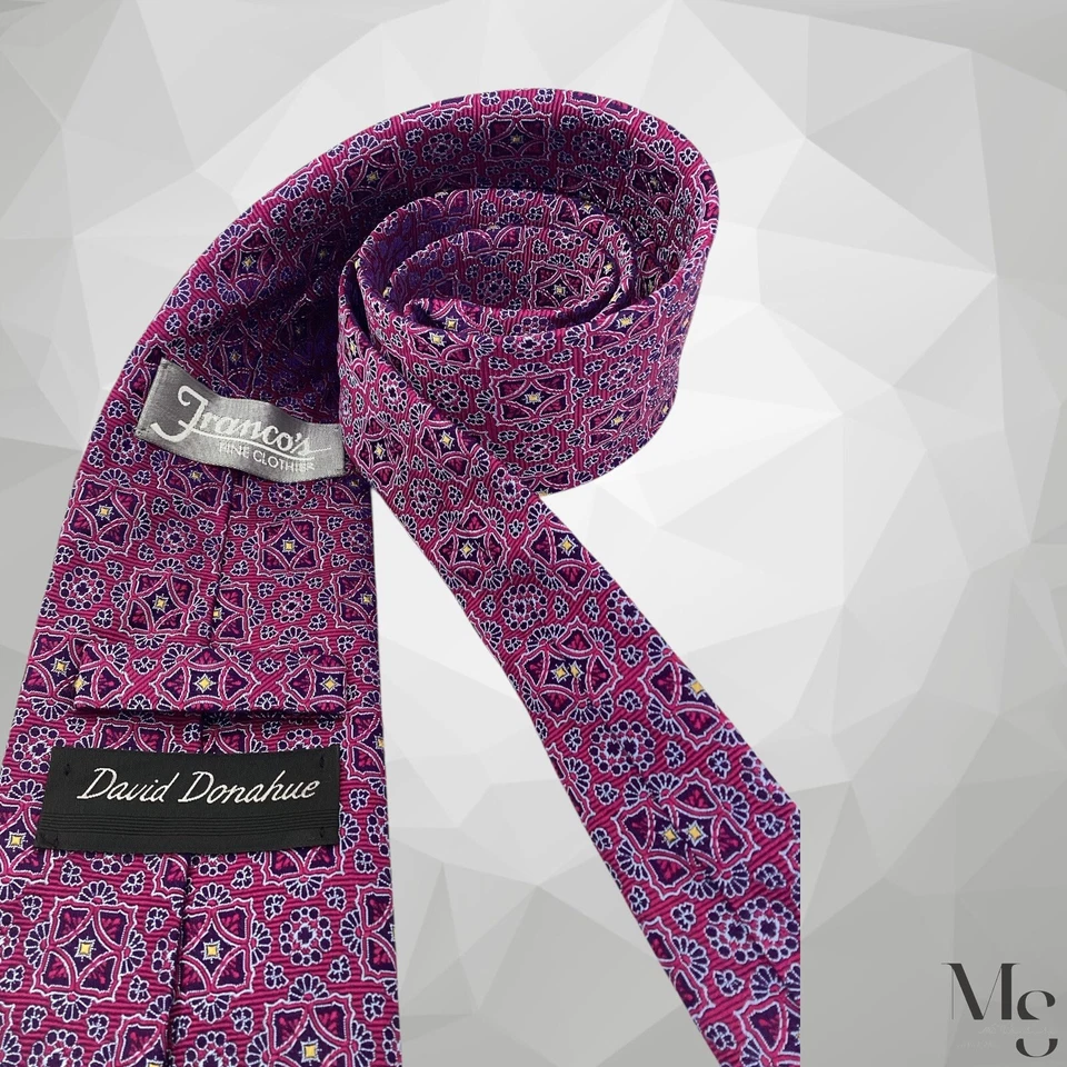 Corbata de seda de lujo medallón púrpura DAVID DONAHUE hecha a mano en EE. UU. CON: 3,5" EXCELENTE ESTADO Foto 4 de 4