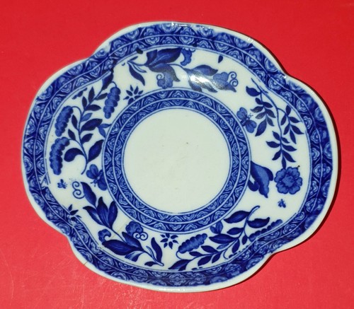 Blue and white floral patten tea-pot and 2 cups and saucers. Over 100 years old - Picture 6 of 11