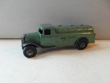 Dinky Toys 25d Green Petrol Tanker Wagon Type 3. All original. Good condition