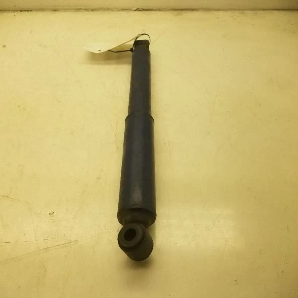 Toyota Pickup 1994 cabina extendida 2,4 L tracción trasera MT MT lado del conductor amortiguador trasero Foto 4 de 4