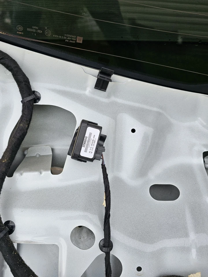 Escotilla trasera. Se adapta a Cadillac SRX 2010 a 2016 Foto 2 de 4