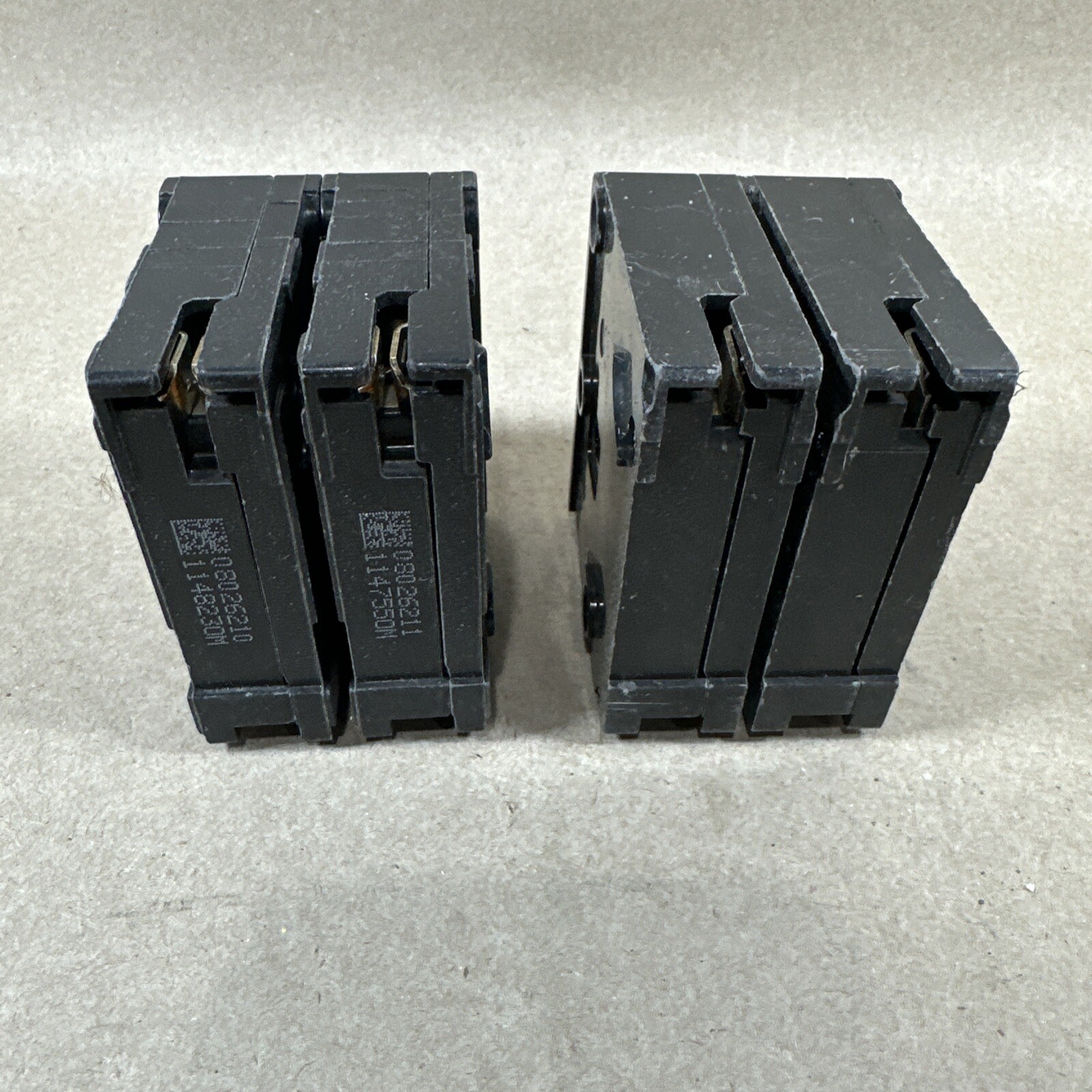 Two 2 Siemens Q250 2 Pole 50 Amp 120/240VAC Circuit Breaker Type QP250 Lot Of 2