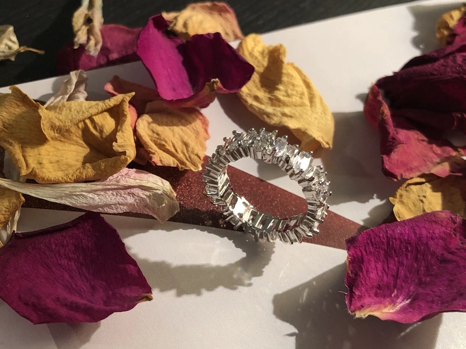 Anillos de cristal de circonio cúbico de plata Foto 3 de 4