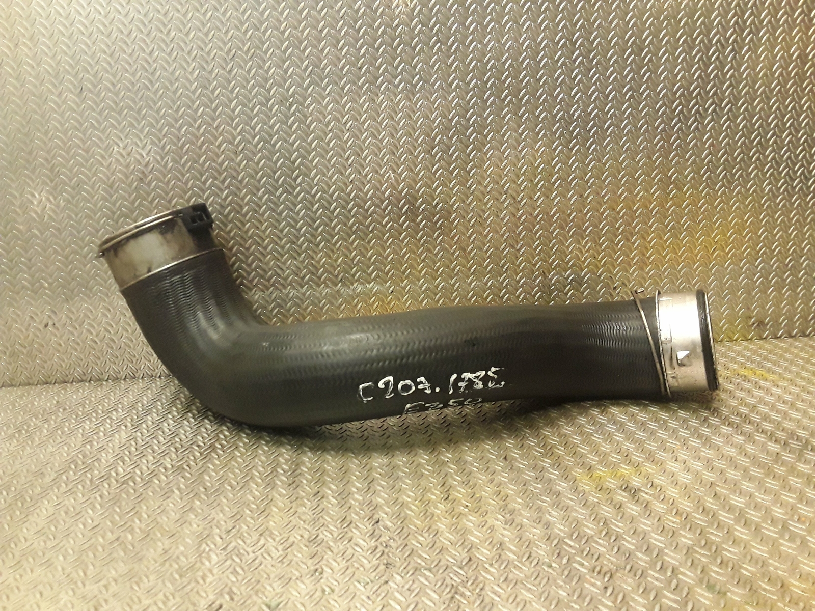 MERCEDES INTERCOOLER PIPE HOSE C W204 E W207 W212 3.0 CDI V6 OM642