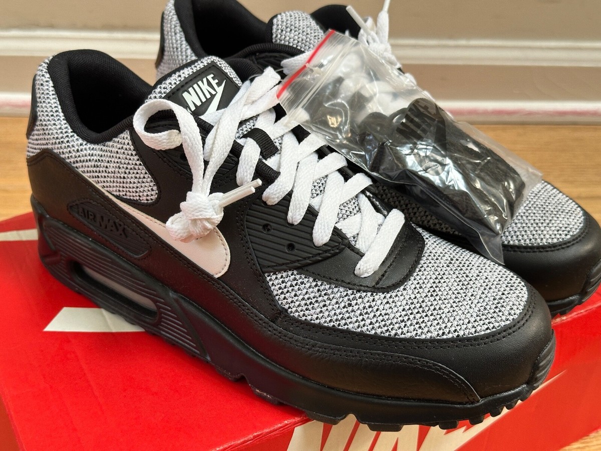 NIB Rare Nike Air Max 90 Essential 537384-079 Men's 9.5 Black
