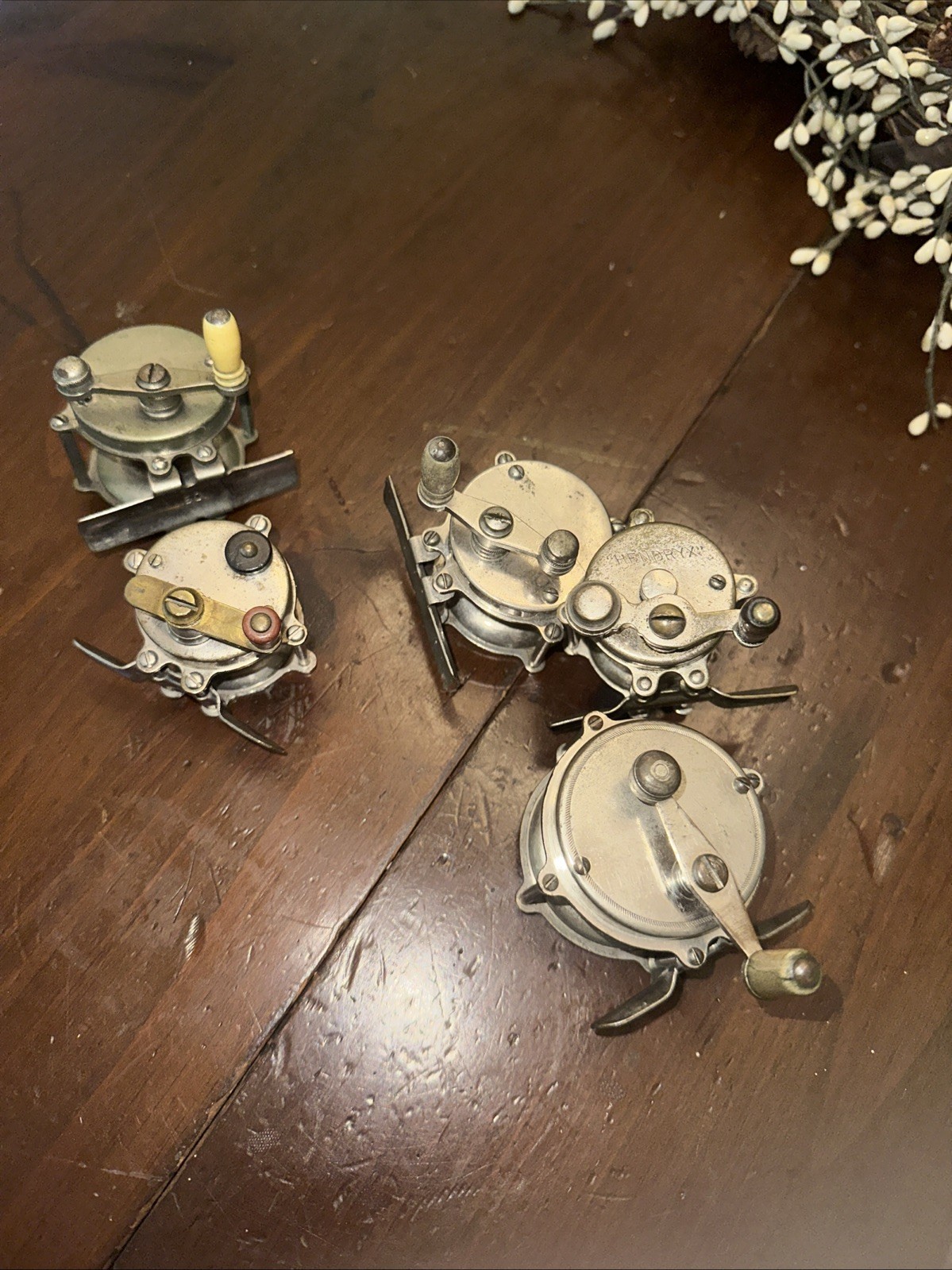 Vtg. Fishing Reels “Hendrix” And Unknown Reels Complete Good Condition