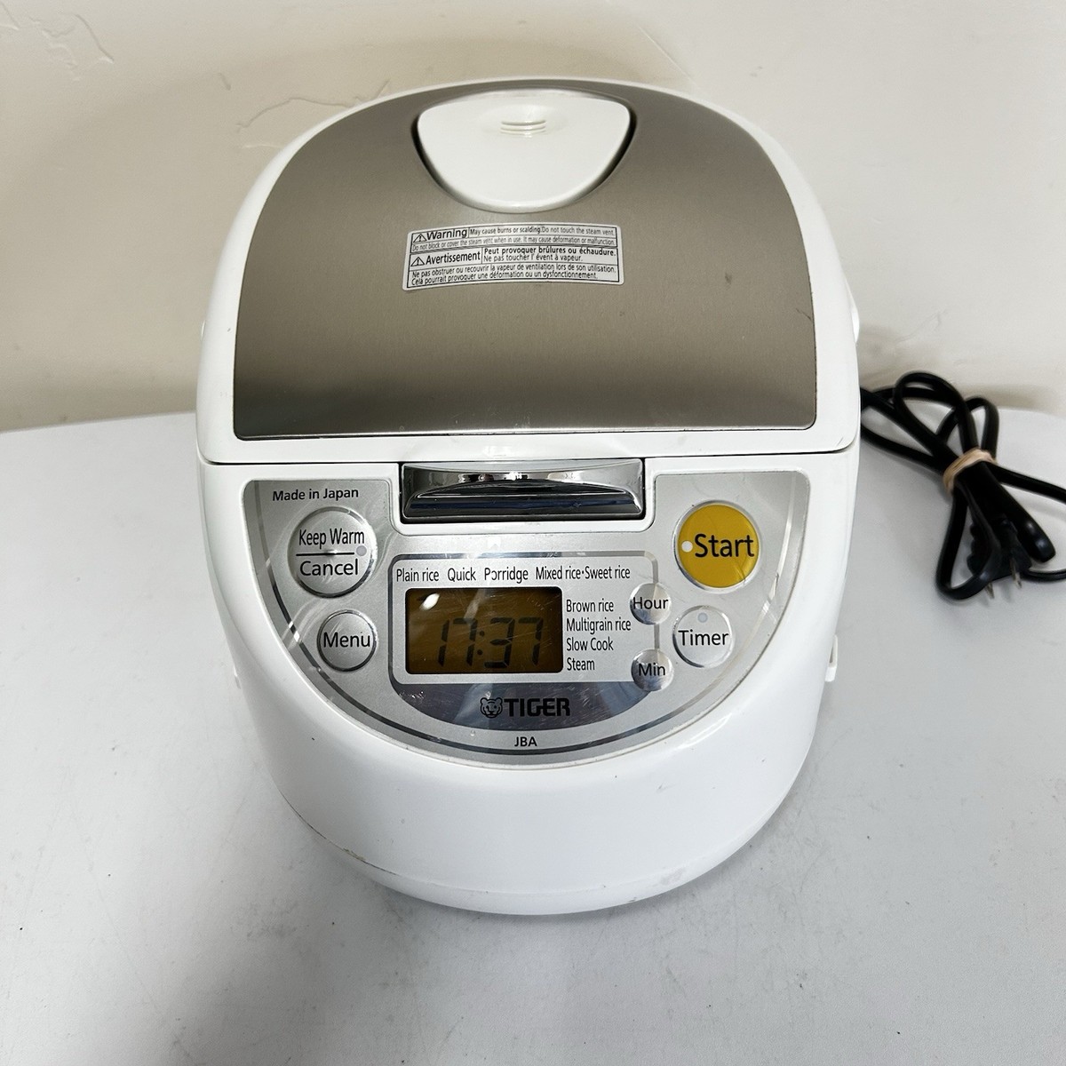 TIGER 炊飯器 JBA ホワイト Amazon | TIGER マイコン炊飯ジャー(5.5合炊き) アーバンホワイト JBA